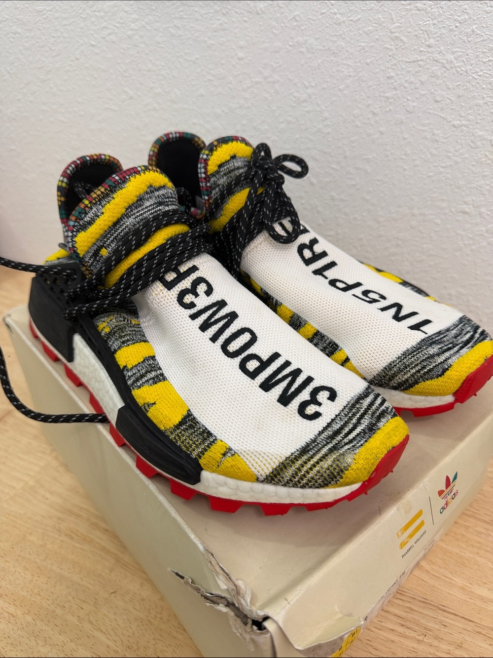 Adidas Pharrell Williams Solar Hu NMD Empower Inspire White BB9528 Size 9.5 Shoe
